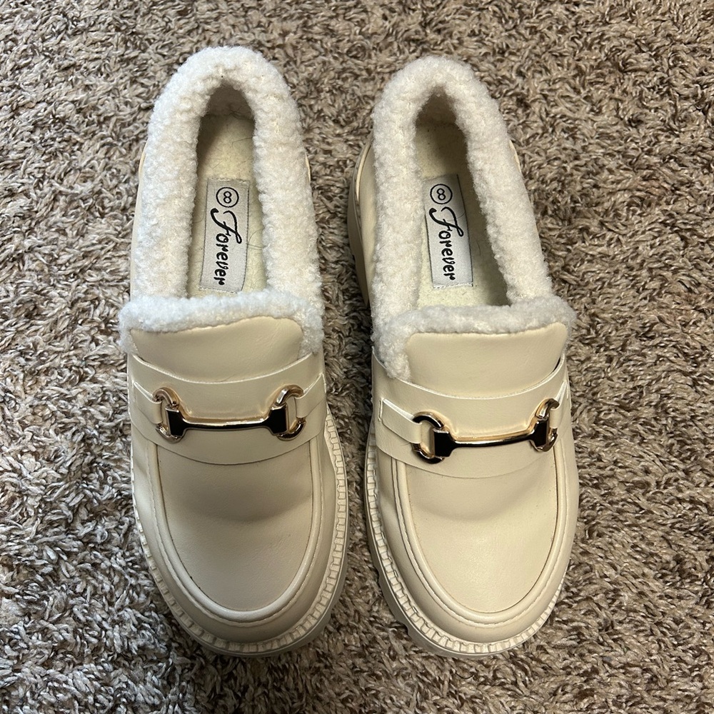 Forever Boutique Women's Cream Loafers